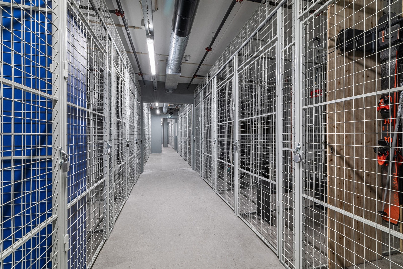 Sportsbod nr 2 (sportsbod nr 1 ligger foran garasjeplass). Galleribilde