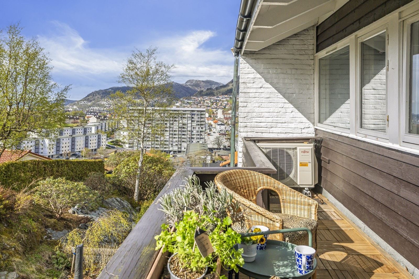 Utsikt mot Bergensdalen og Ulrikken. Galleribilde
