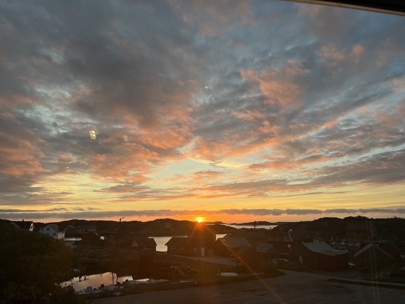 Fra eiendommen kan man nyte vakre solnedganger. Galleribilde