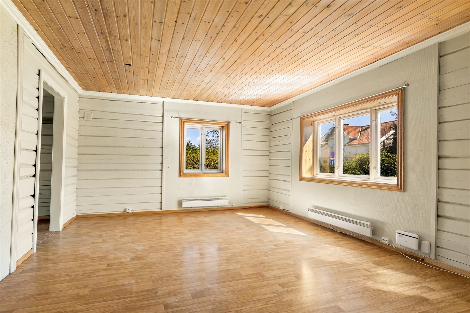 Boligen har en mursteinspipe som gir mulighet for å koble til et ildsted. Galleribilde