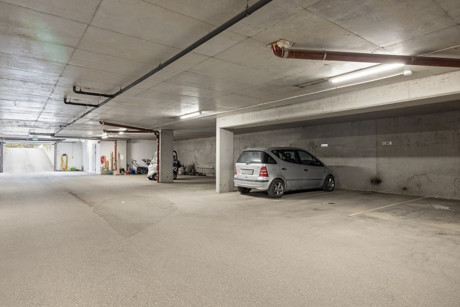 Det medfølger garasjeplass i felles parkeringskjeller. Galleribilde