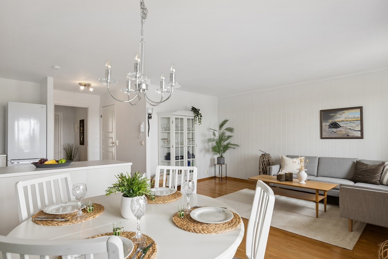 Spiseplassen er perfekt til å samle familie og venner for et hyggelig måltid. Galleribilde