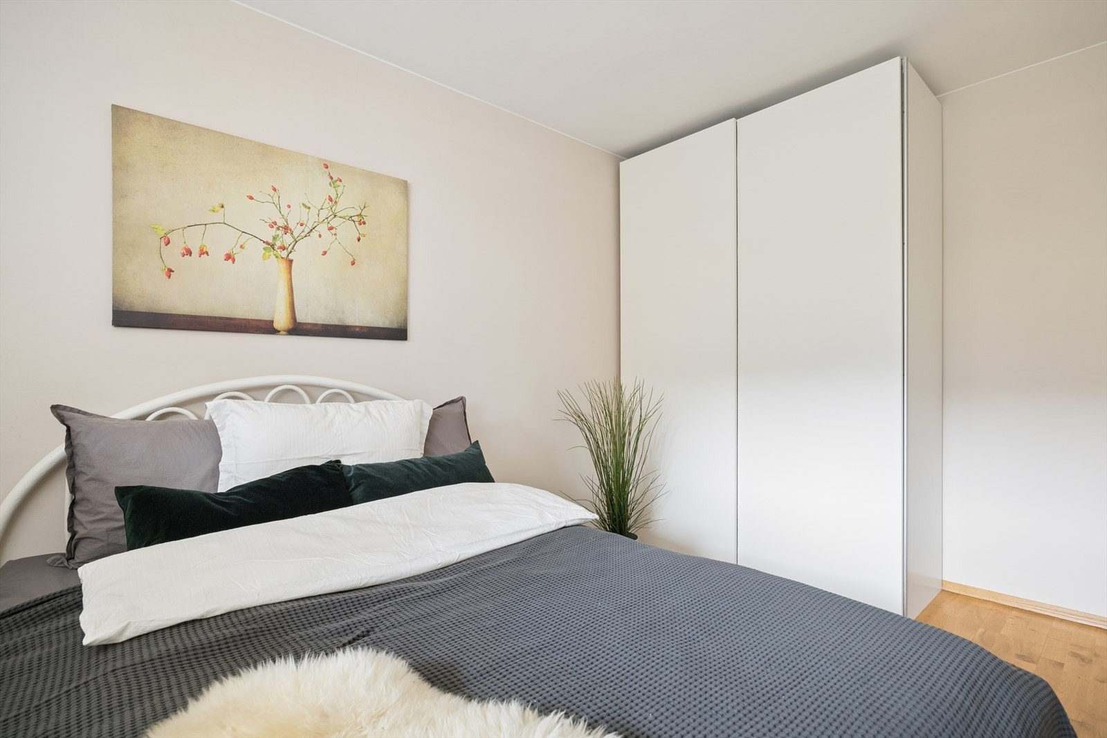 Det er også god plass til å innrede soverommet med en praktisk garderobeløsning. Galleribilde