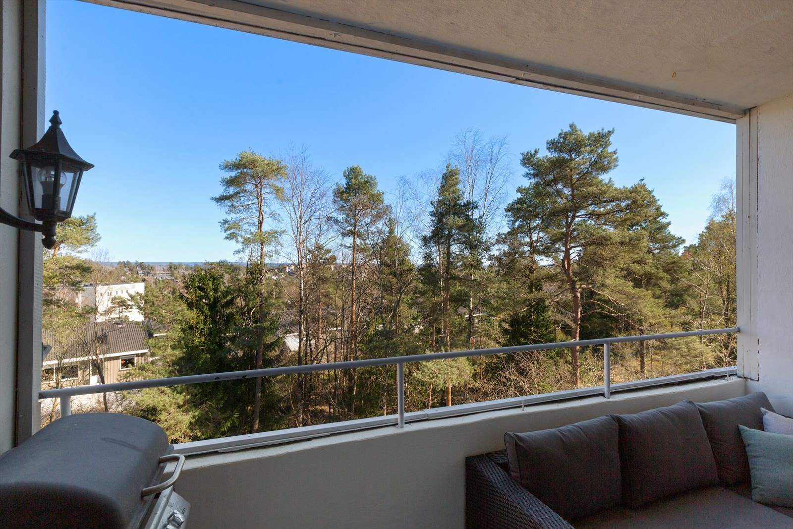 Sommeren betyr grill og hyggelige kvelder ute på verandaen Galleribilde