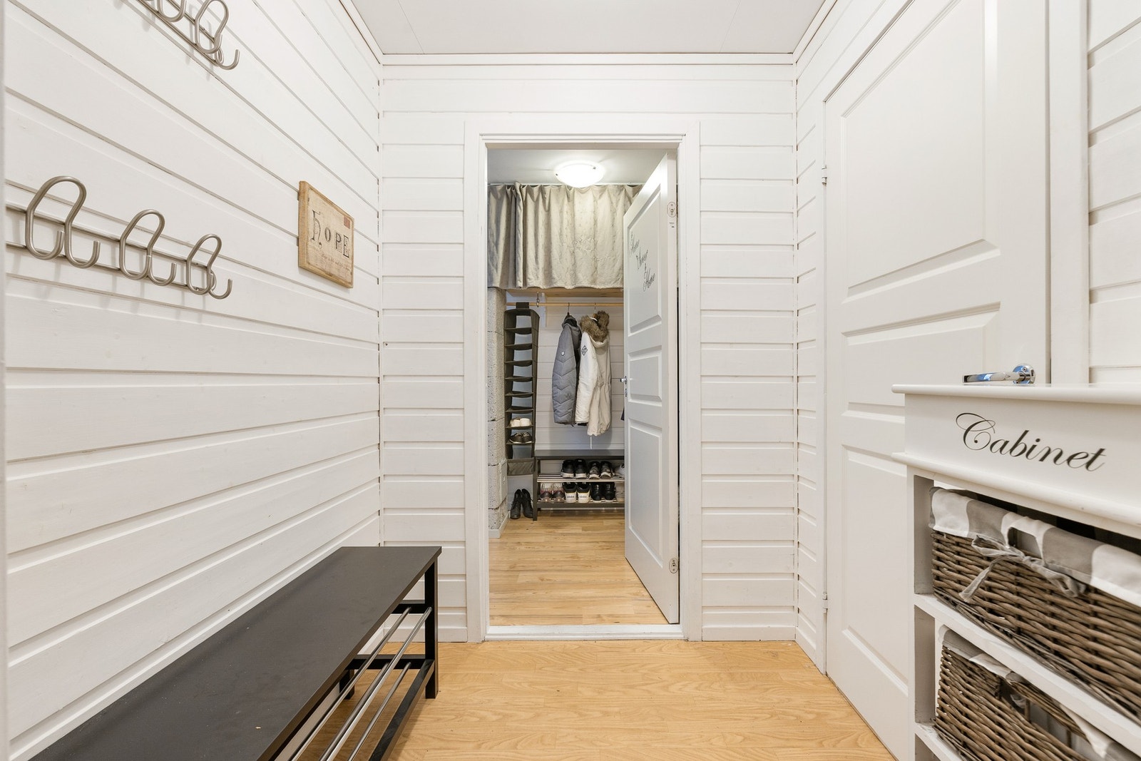Inngangsparti. Galleribilde