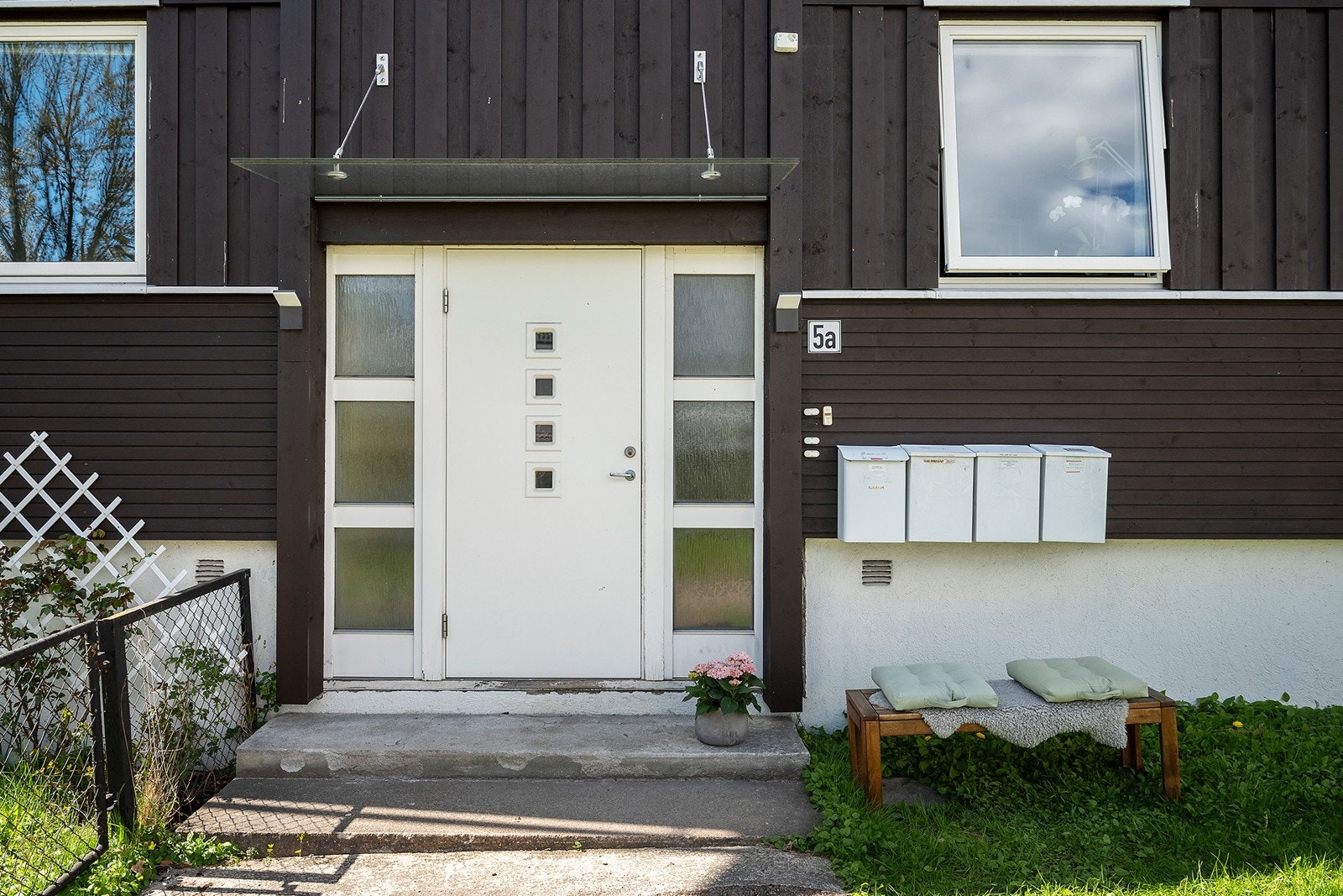 Hyggelig inngangsparti til oppgang 5A. Galleribilde