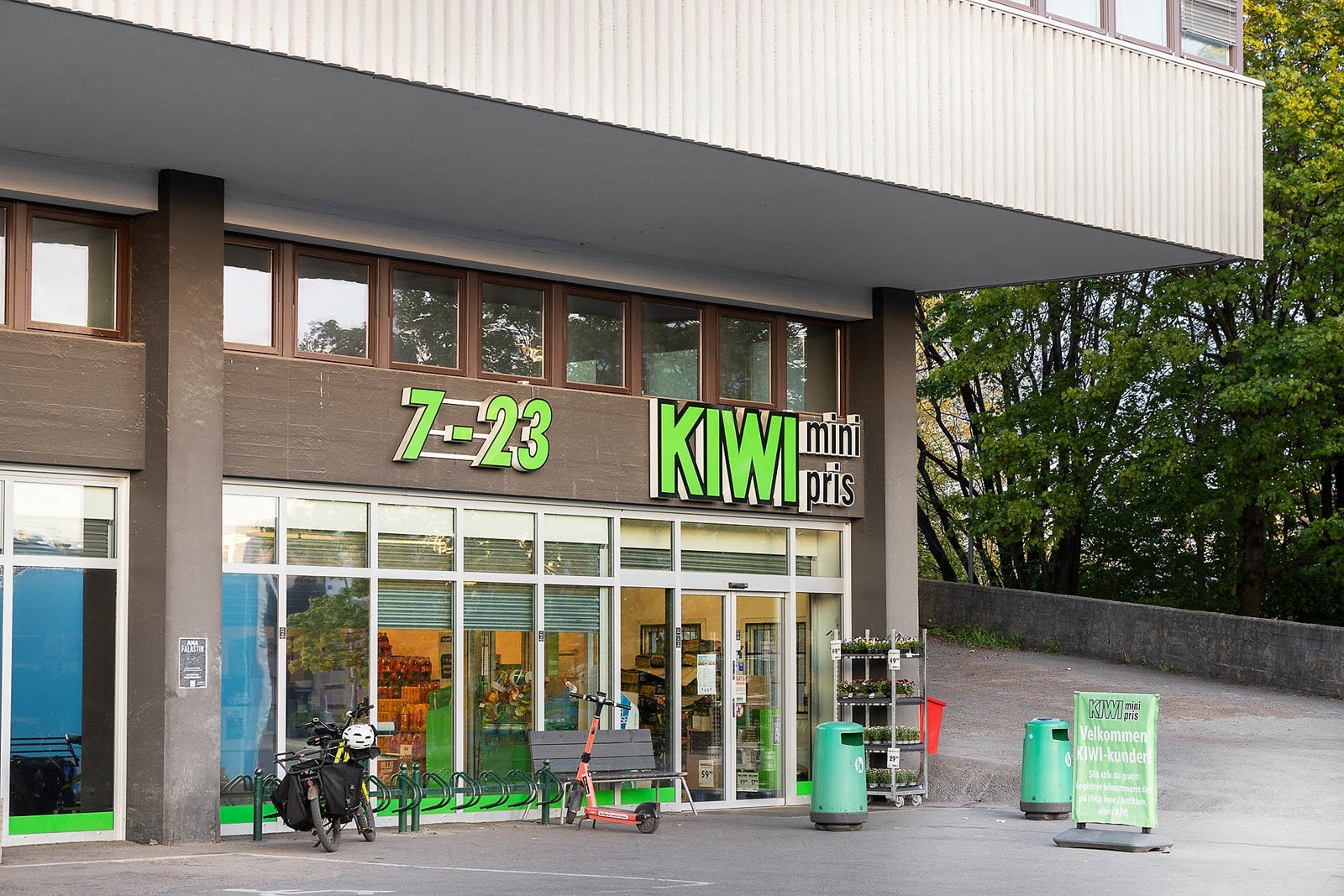 Kiwi er kun et par minutter unna og er leilighetens nærbutikk. Galleribilde