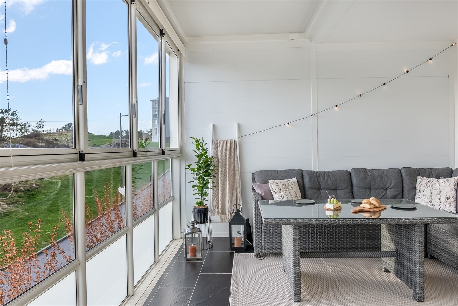 Et fleksibelt uterom som utvider leilighetens bruksområde. Galleribilde