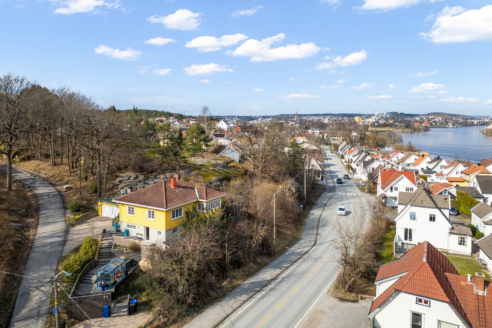 Fredelig og usjenert opp mot friarealet Galleribilde