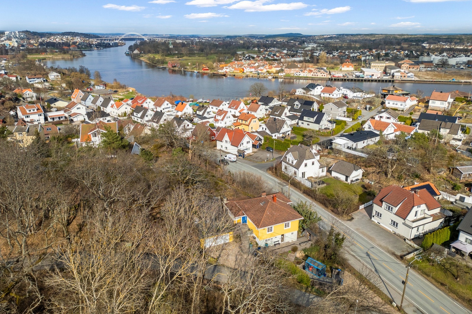 Boligen ligger sentralt på Nordre kråkerøy med kort vei til byen Galleribilde