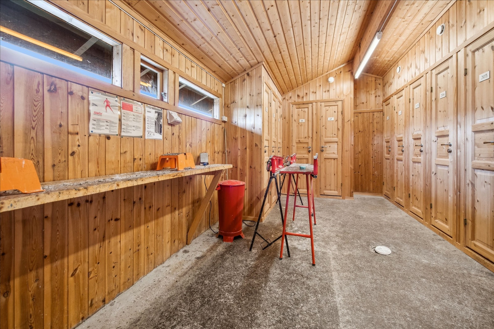 Skistallen for prep og smøring Galleribilde