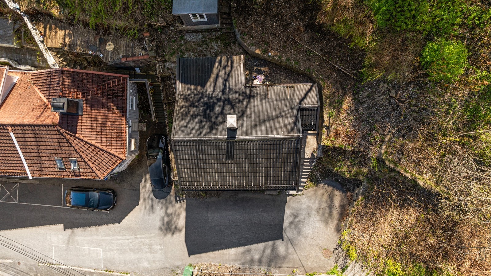 Dronebilde av eiendommen. Galleribilde