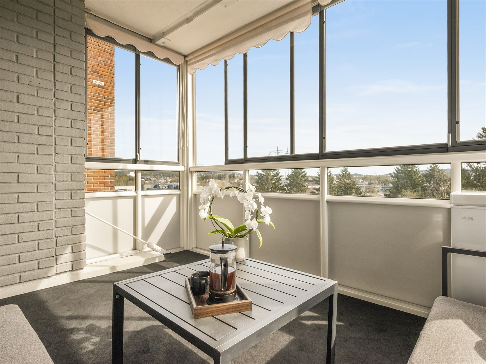 Den innglassede balkongen er på 10 m². Galleribilde