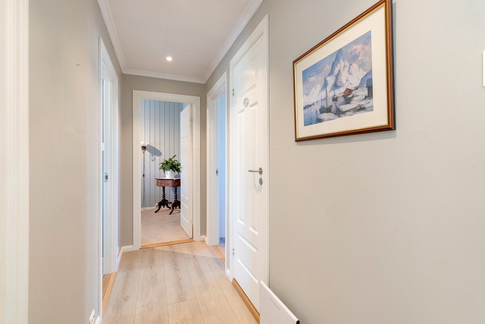 Gang med adkomst til soverommene og badet. Galleribilde