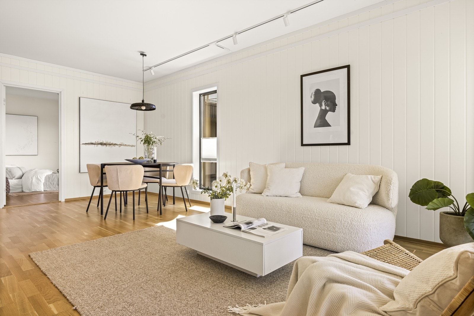 God plass til både sofa og spisebord Galleribilde