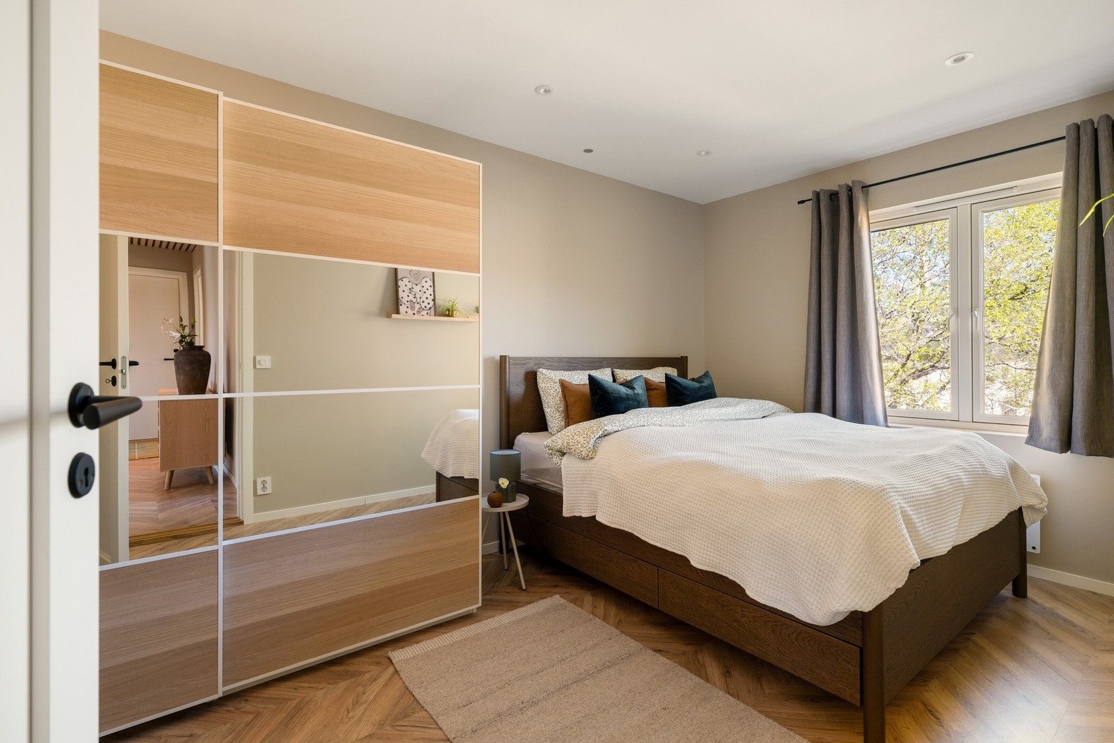 Romslig hovedsoverom på 12 m². Galleribilde