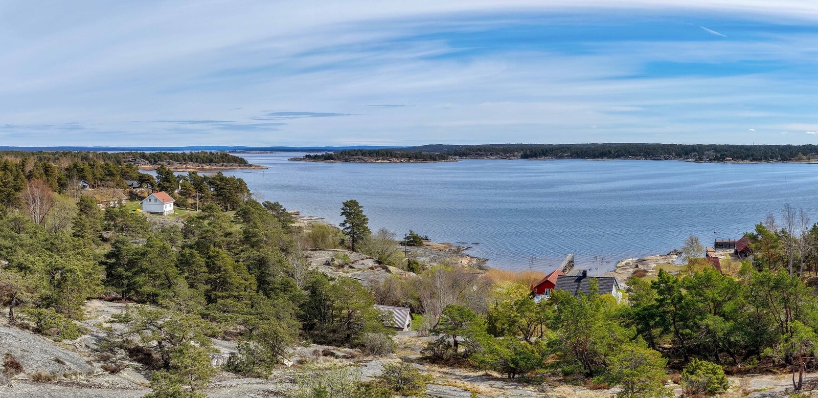 Tomten har fantastiske sol- og utsiktsforhold. Galleribilde