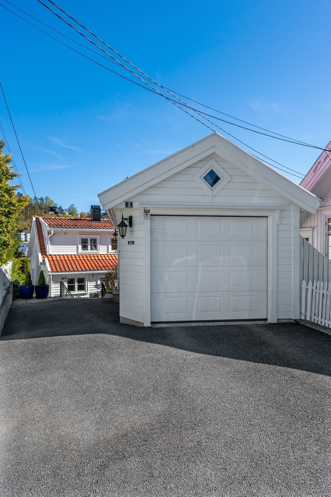 Garasje og parkeringsplass Galleribilde