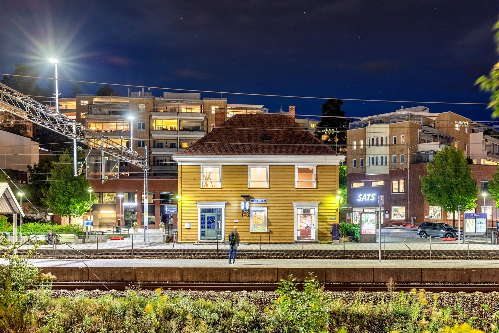 Kolbotn stasjon ligger noen få minutter fra leiligheten og herfra tar toget deg til Oslo s på 16-19 minutter. Galleribilde