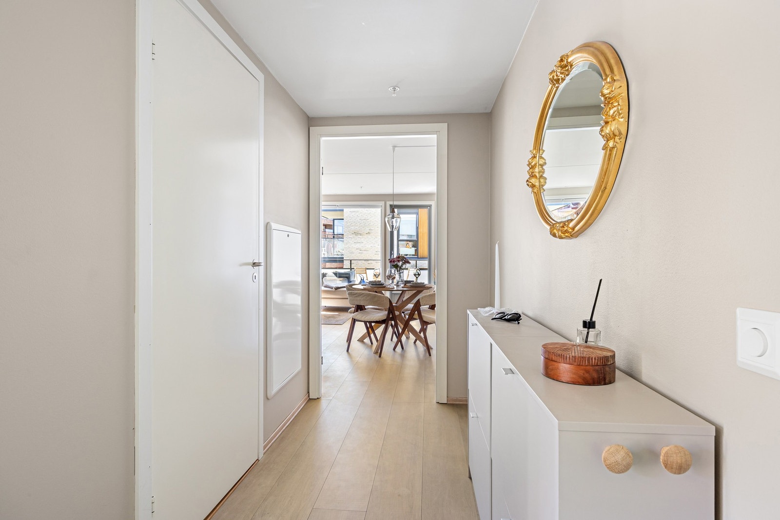 Leiligheten disponerer i tillegg en kjellerbod på ca. 5 m², som gir ekstra lagringsplass. Galleribilde