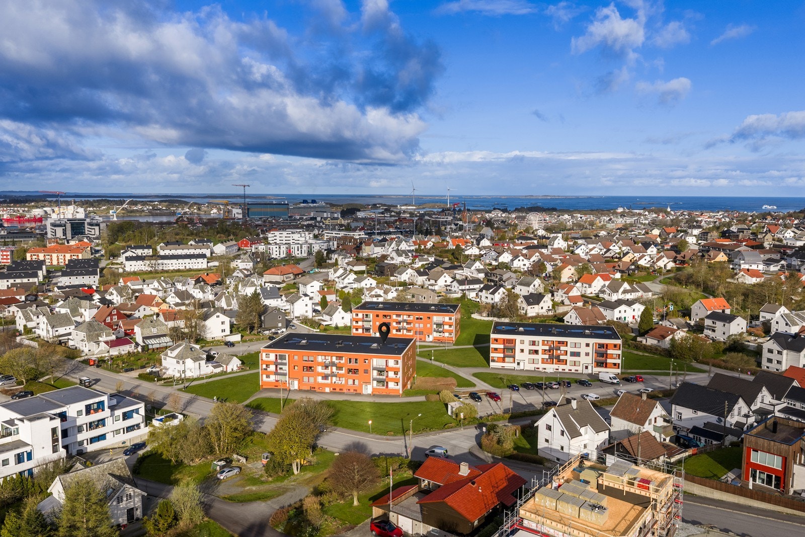 Saltveitvegen 10 A har en sentral og attraktiv beliggenhet i Haugesund - like ved Vardafjell videregående skole Galleribilde