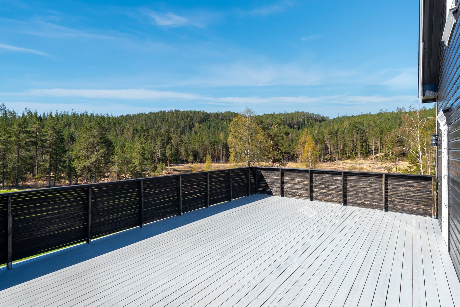 Stor og flott veranda med gode solforhold. Galleribilde