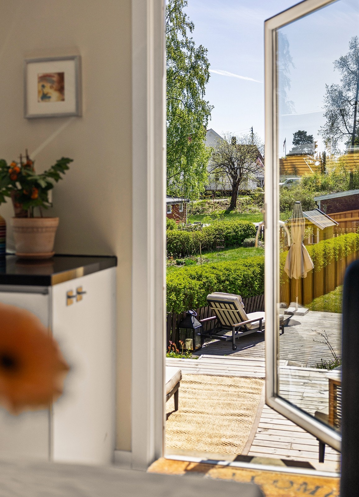 Direkte utgang til terrassen fra kjøkkenet. Galleribilde