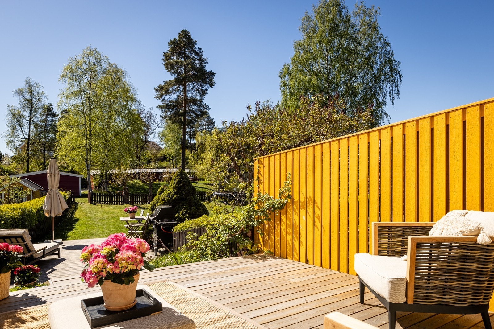 Idyllisk beliggenhet i en grønn oase, her får man naturen på nært hold, og enhetene oppleves mer private og skjermet for innsyn enn moderne rekkehusfelt. Galleribilde