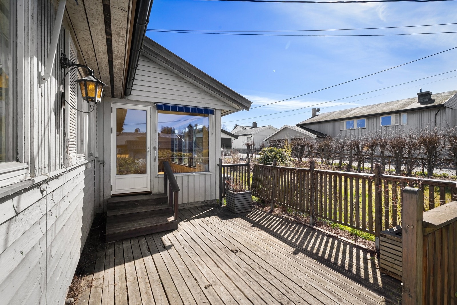 Romslig terrasse med gode lysfohold. Galleribilde