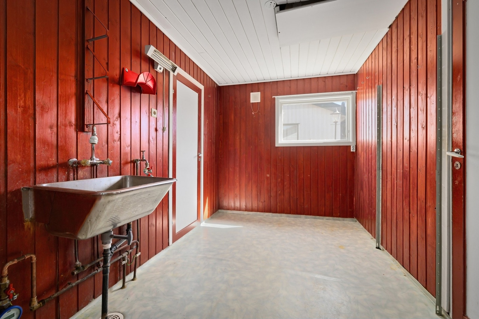 Praktisk vaskerom med utviklingsmuligheter. Galleribilde