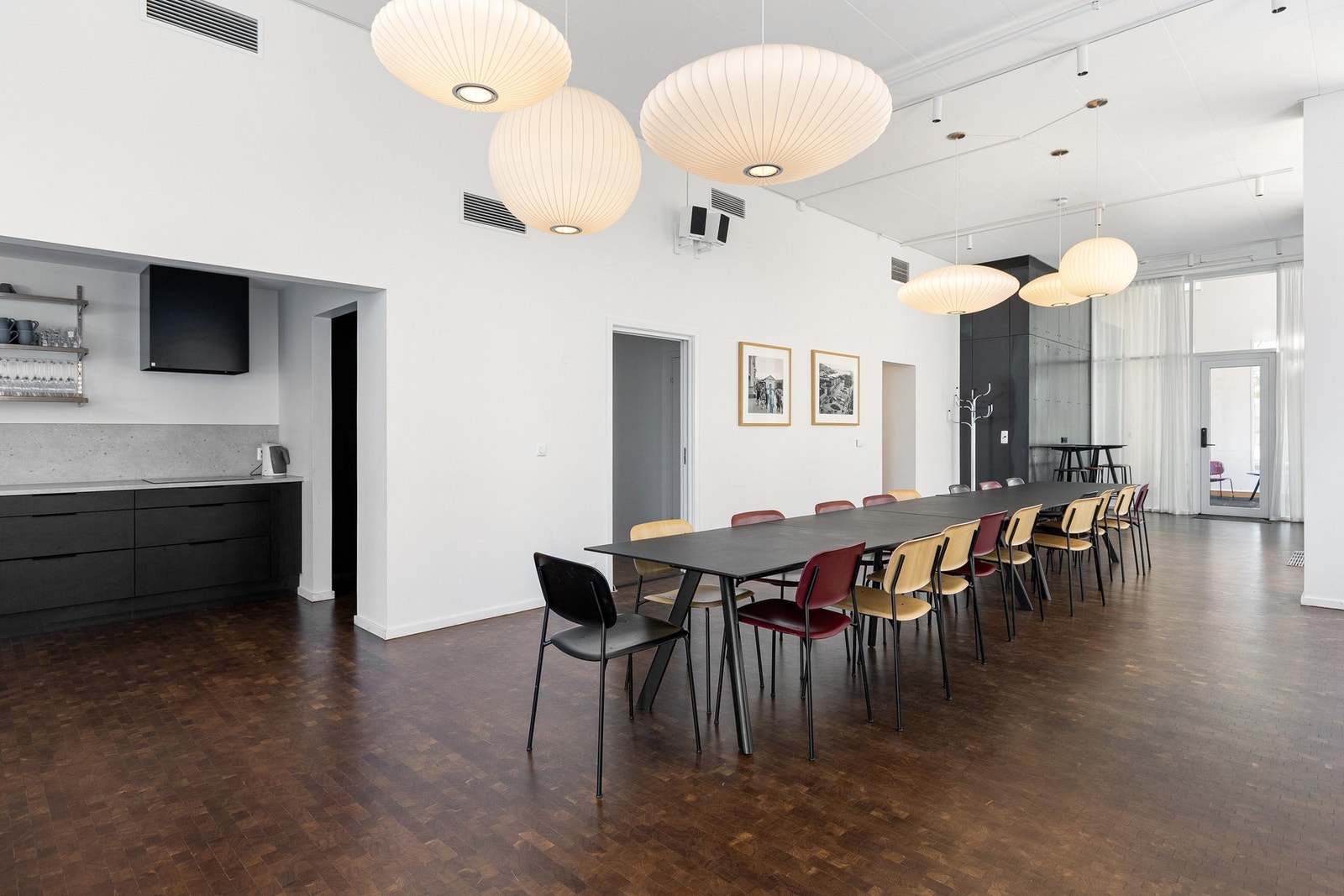 Sameiet disponerer et lokale i første etasje i hus 6, betegnet som fellesrommet . Utbygger leverte dette med et komplett kjøkken, en liten garderobe, toalett og et lagerrom. Galleribilde