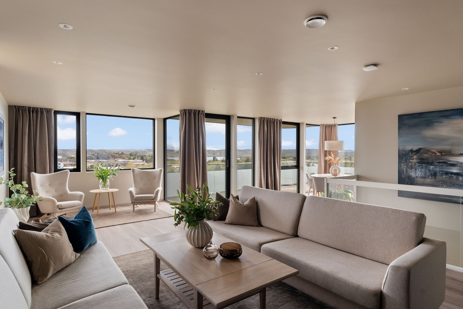 En eksklusiv og moderne funkisbolig fra 2023, levert av Norgeshus i modellen Panorama . Galleribilde