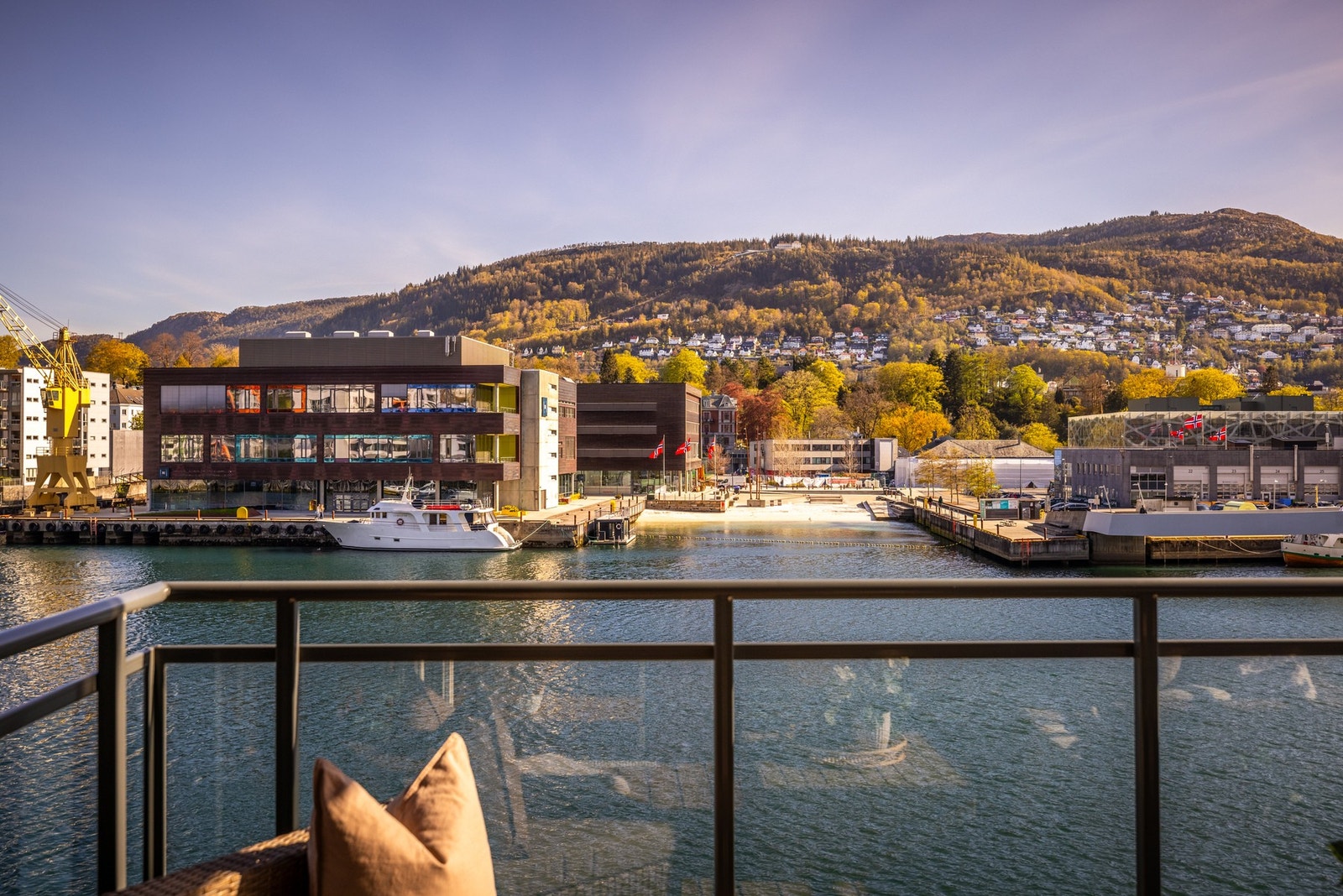 - Her bor du med kort avstand til et forfriskende morgenbad på Bystranden - et populært badested som virkelig kommer til liv på varme sommerdager - Galleribilde