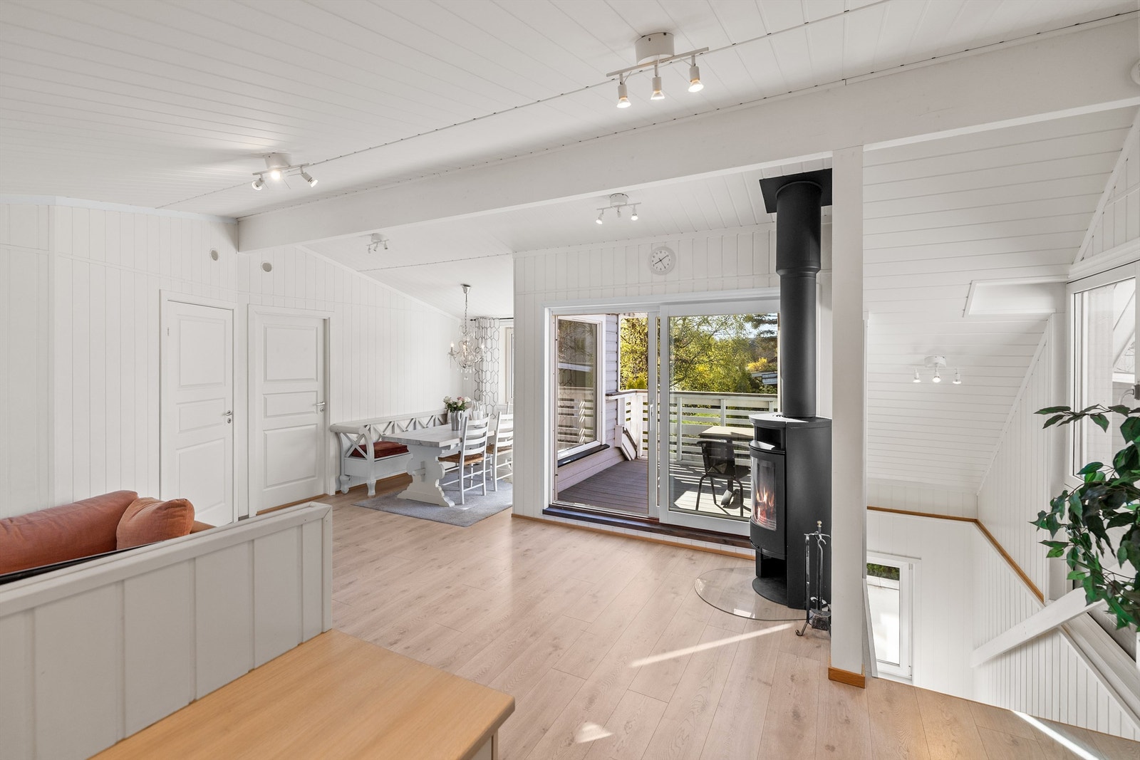 Det er også en fint skjermet balkong i sidebygning Galleribilde