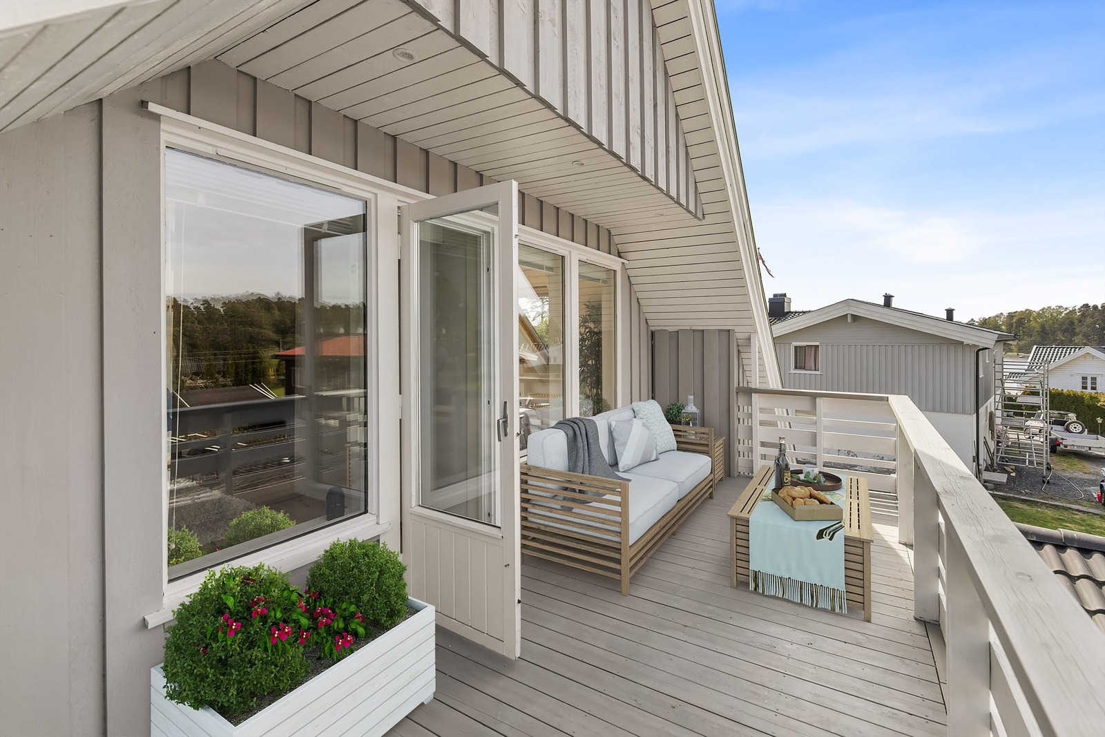 Terrasse med adkomst til tv-stue i 2.etg. Galleribilde