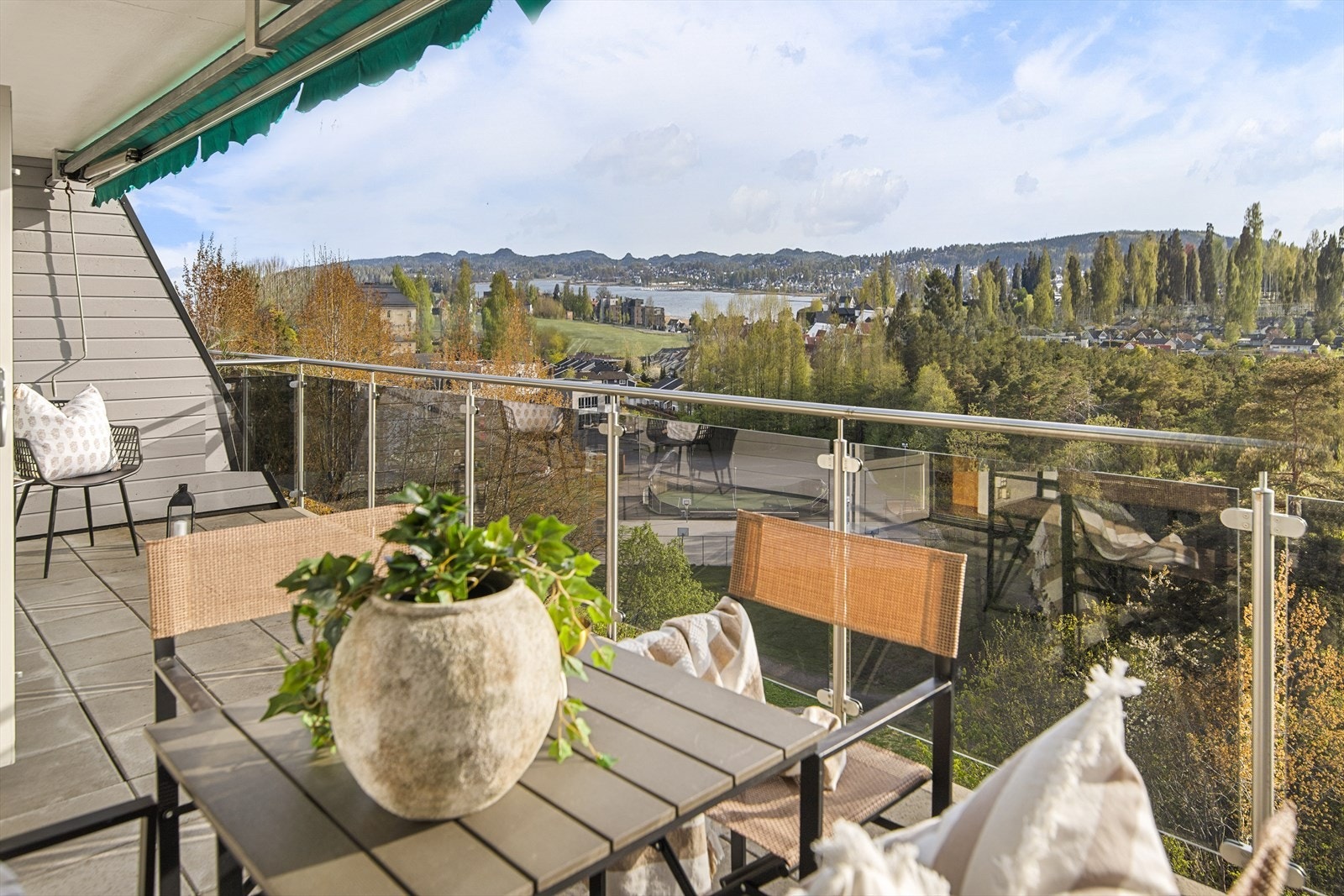 Nordvik Tønsberg v/Jørgen Nyhus ønsker velkommen til Beles vei 45! Foto: Fotograf Magic Galleribilde