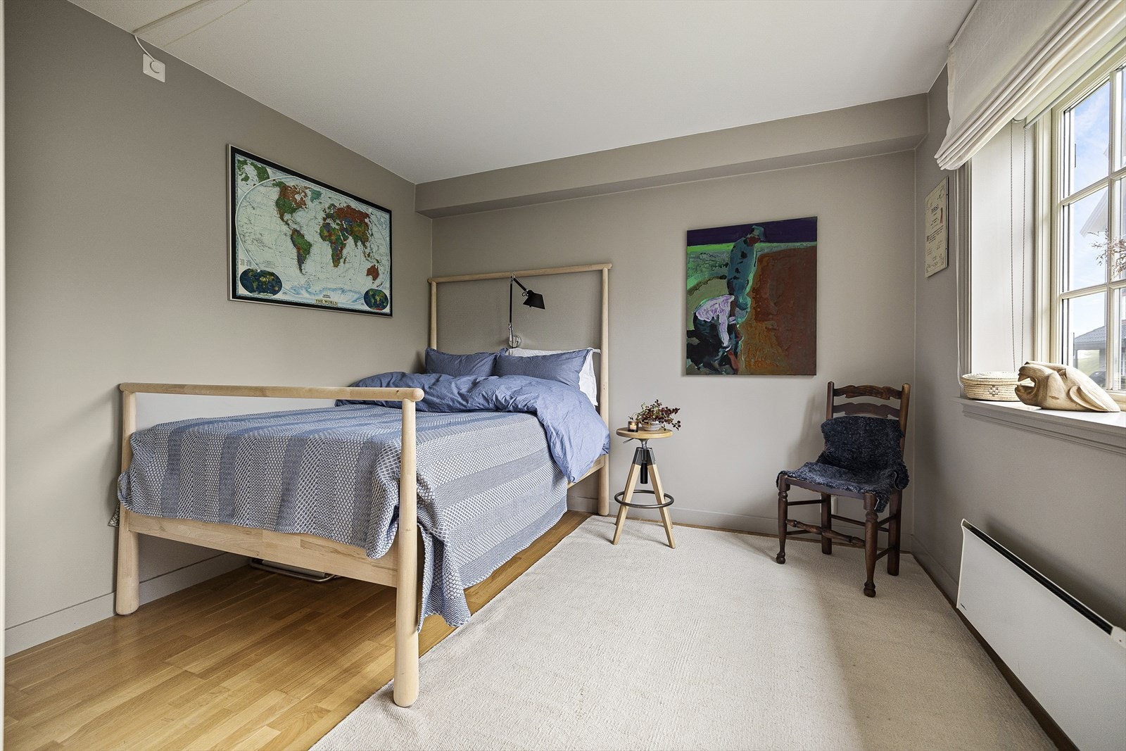 Soverom med garderobe (i sydenden av leiligheten) Galleribilde