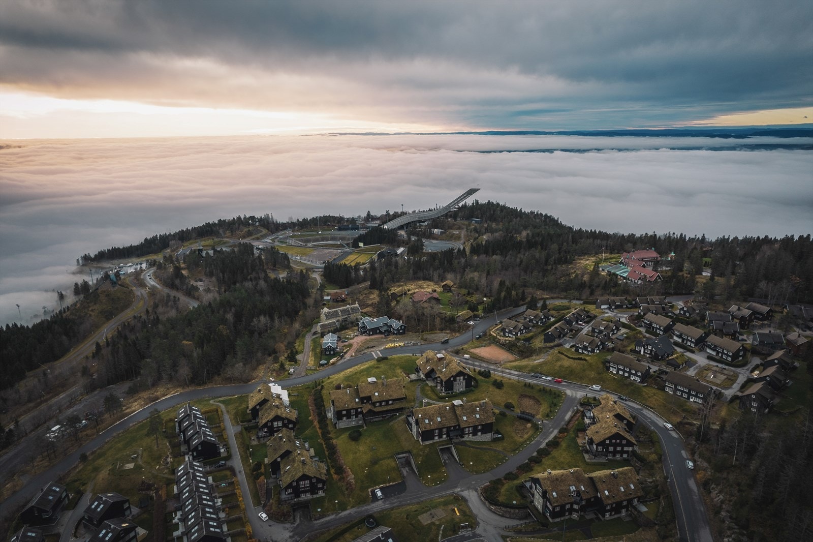 På Oslos tak. Velkommen til Thorleif Haugs vei 7 på vakre Voksenkollen! Galleribilde