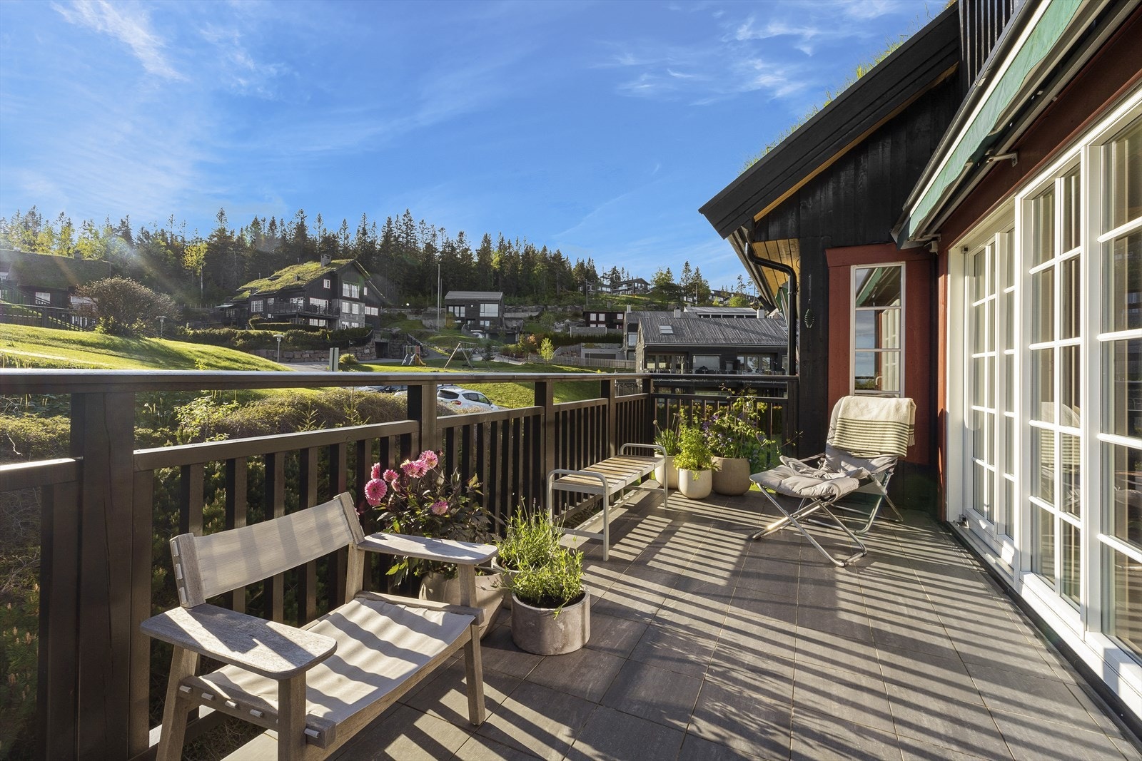 Velkommen til denne flotte 4-roms selveierleiligheten på vakre Voksenkollen! Galleribilde