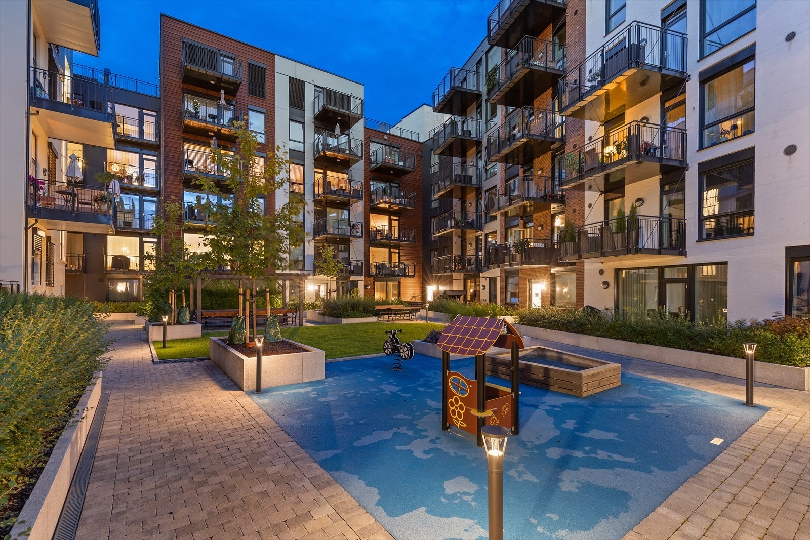 Dette er en lys og moderne 3-roms sentrumsleilighet fra 2018 i et attraktivt boligsameie på Bragernes Galleribilde