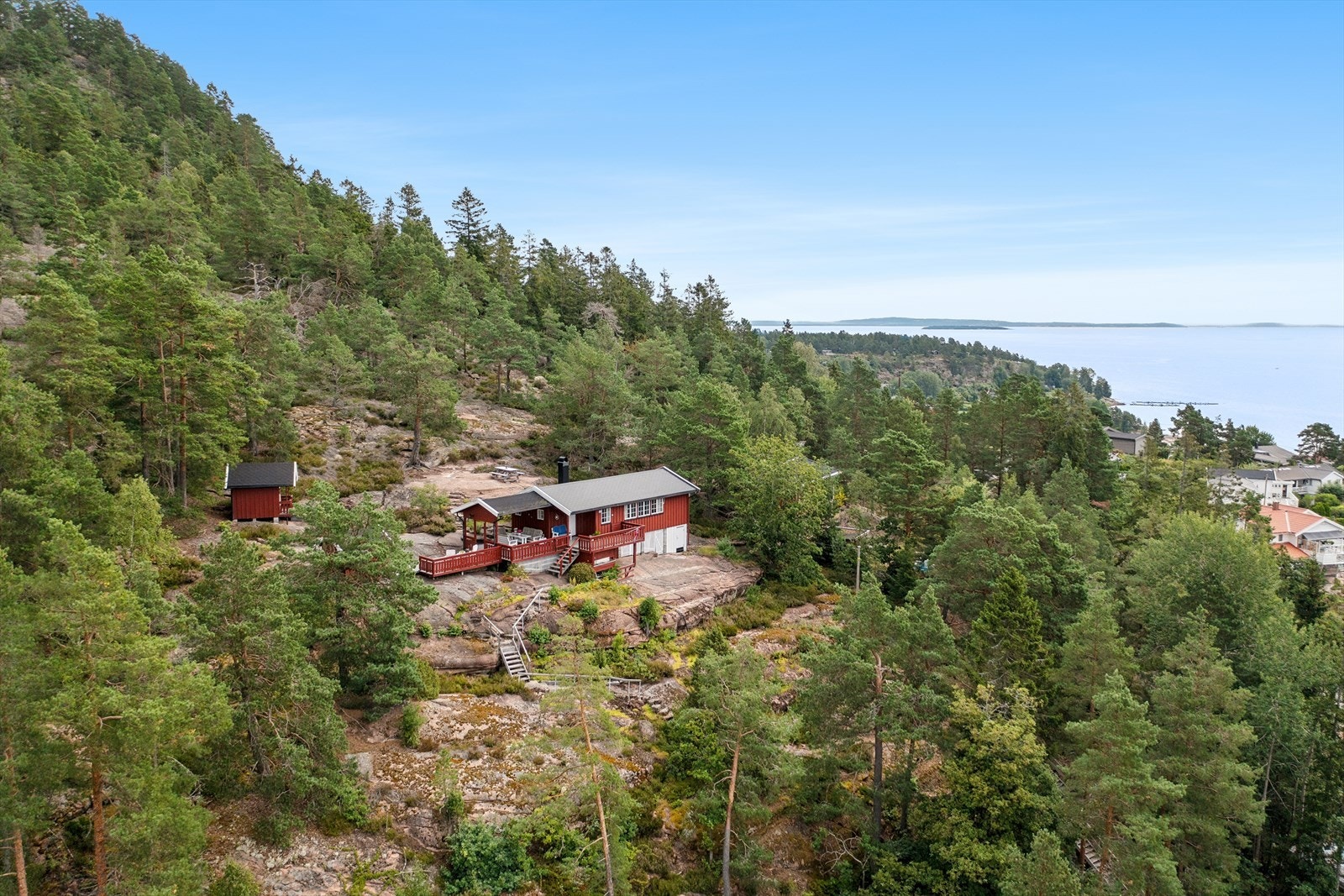 Området byr på flotte turmuligheter, blant annet langs kyststien mot Berger. Galleribilde