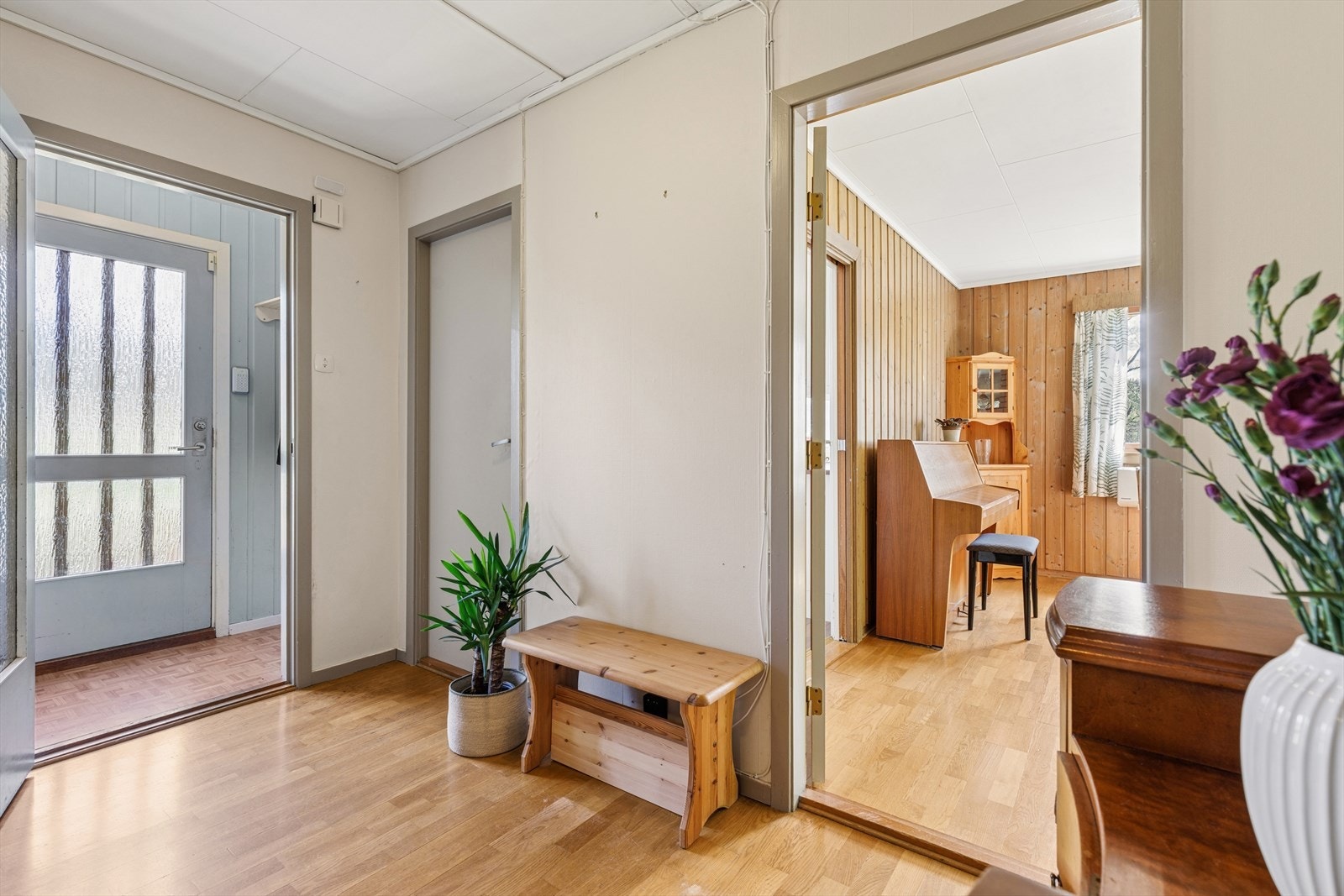 Gangen i 1. etasje ønsker deg velkommen inn. Galleribilde