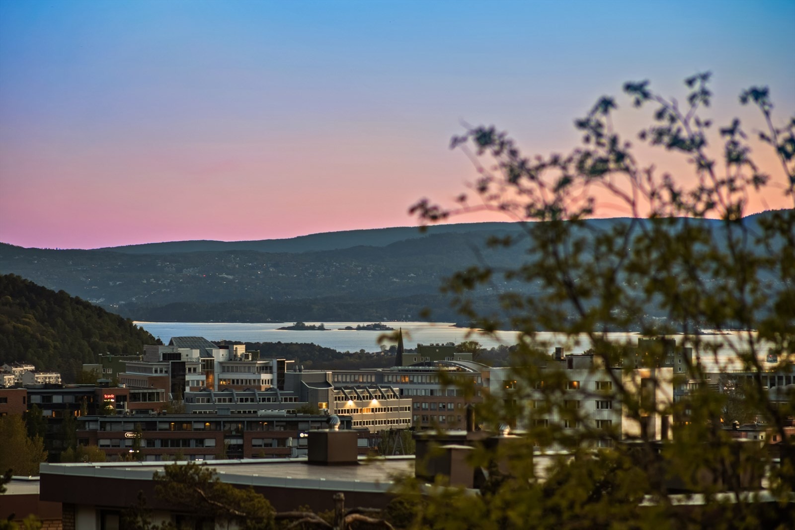 Her får du utsikt helt til fjorden! Galleribilde