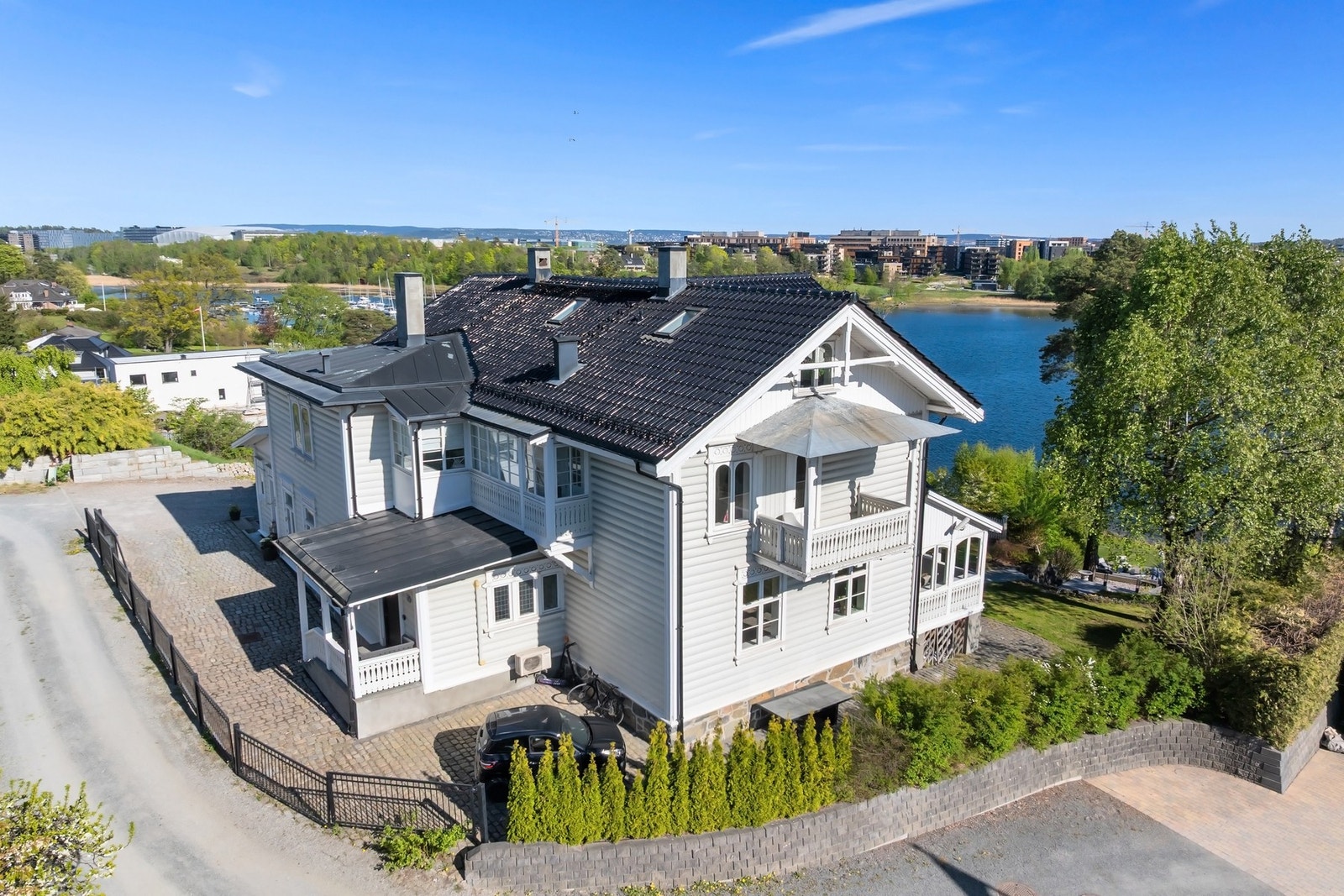 Herskapelig villa med betydelig bruksareal på 509 m² BRA-i. Galleribilde