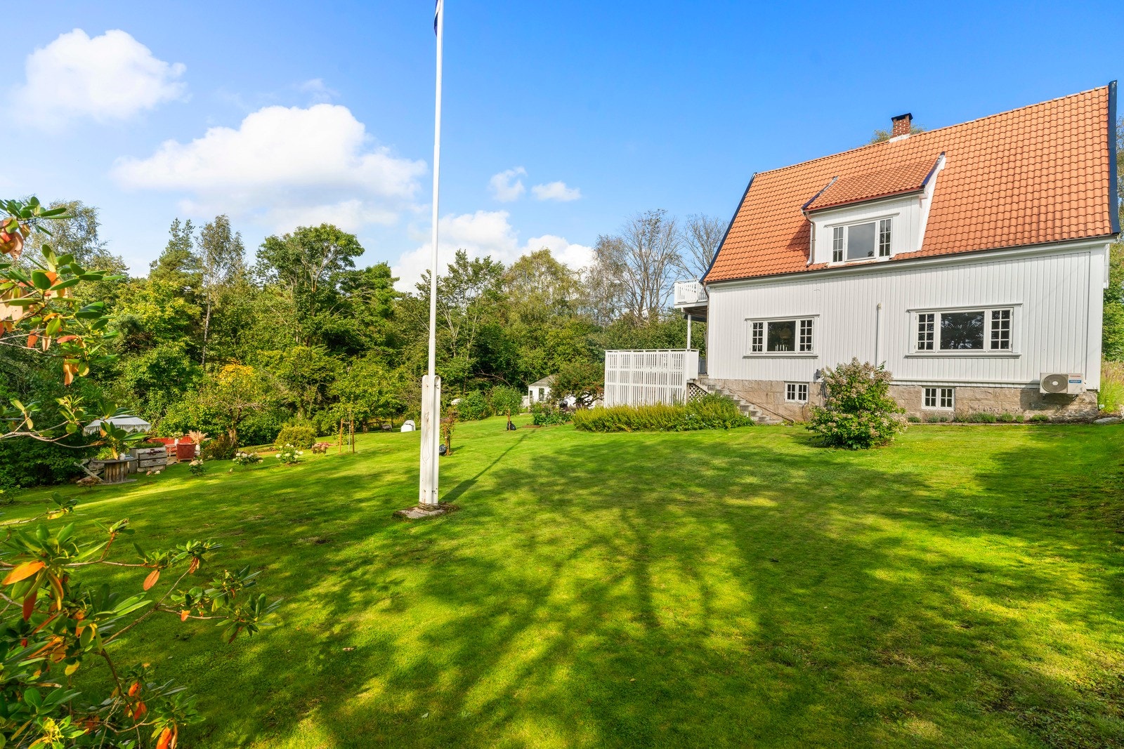 En stor og flat gressplen gir mange muligheter. Galleribilde