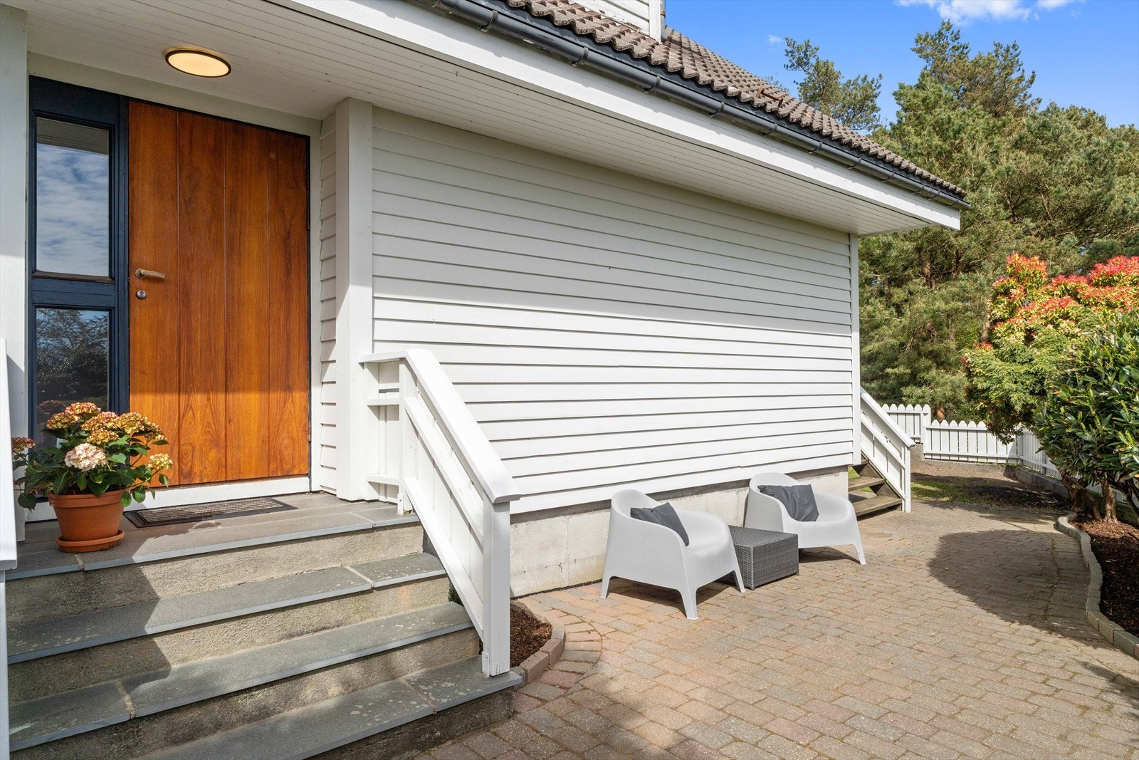 Overbygget inngangsparti. Galleribilde