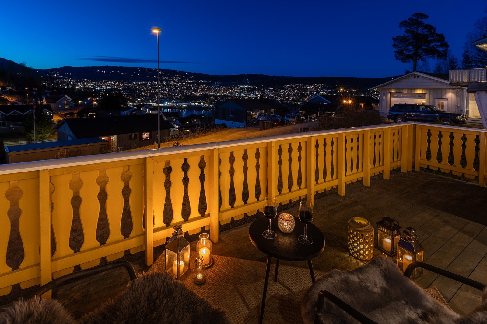 Fin terrasse med flott utsyn til sentrum. Galleribilde