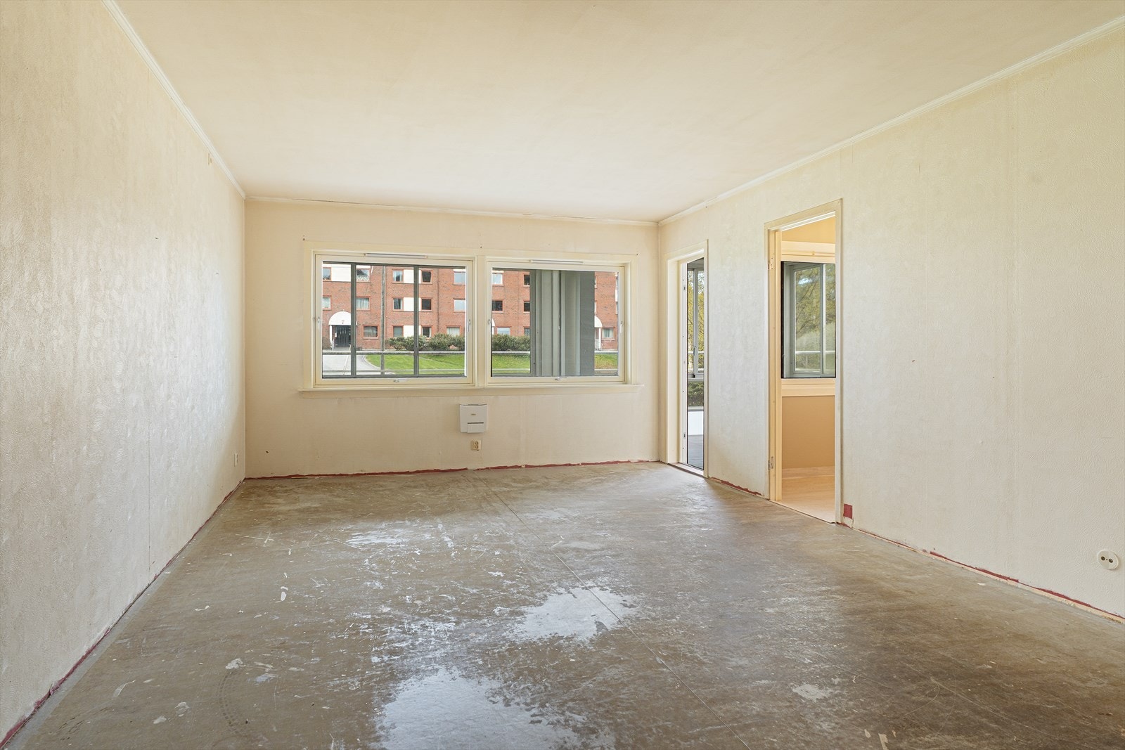 Stuen er svært romslig og har flere møbleringsmuligheter. Galleribilde
