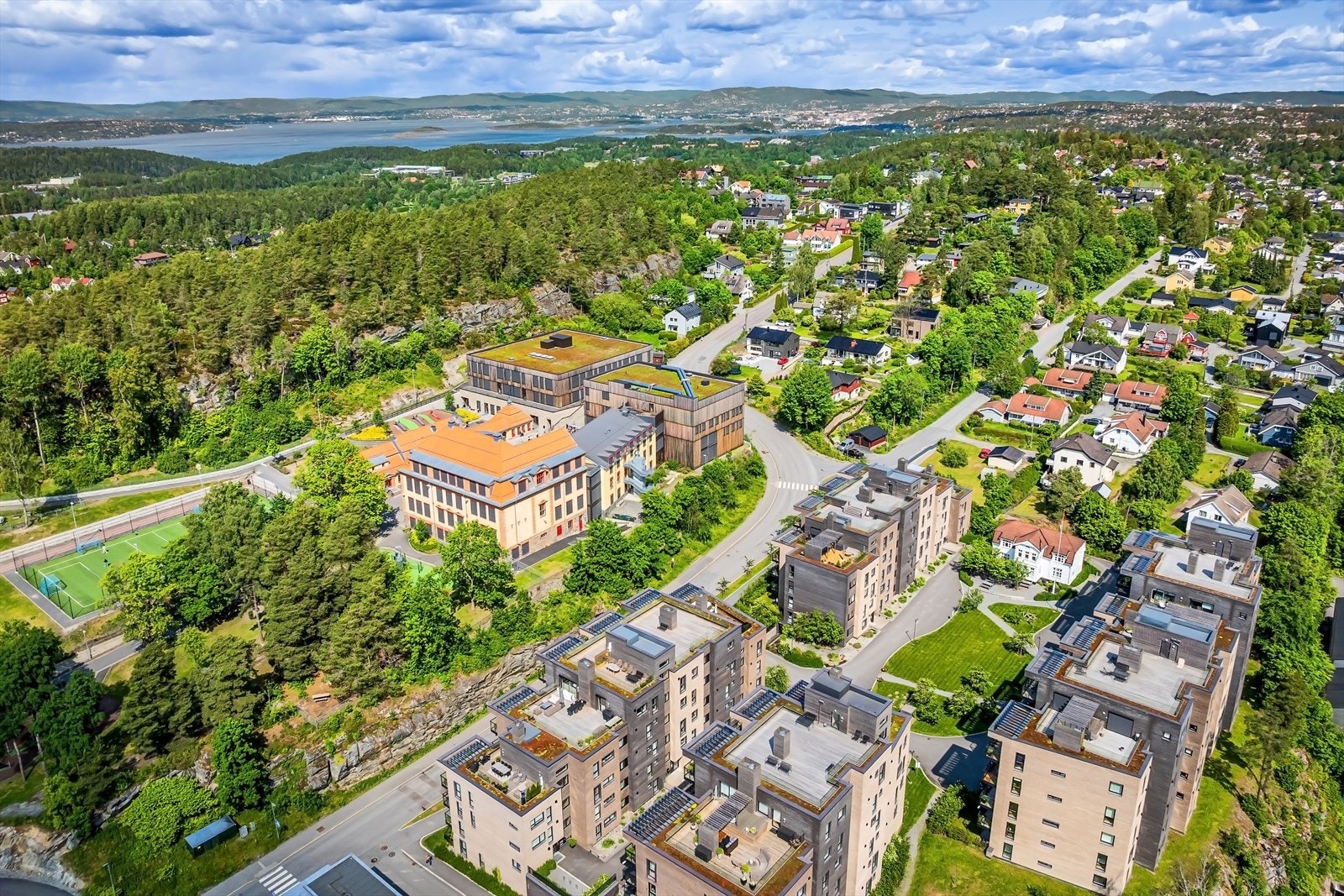Kolbotn Hage, Kolbotn Skole, Rikeåsen og nærheten til Oslo Galleribilde