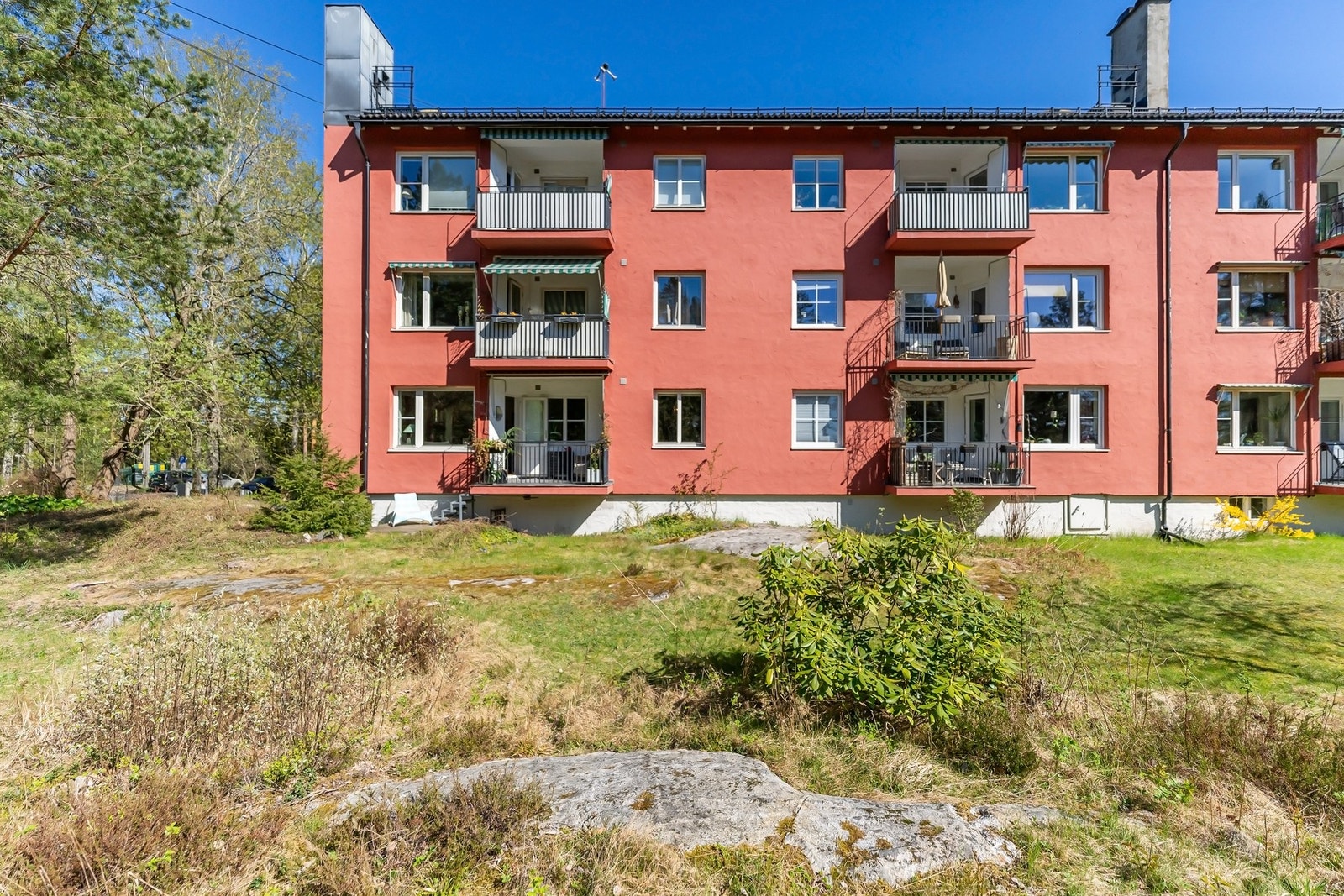 Sameiet har en idyllisk beliggenhet i grønne omgivelser Galleribilde